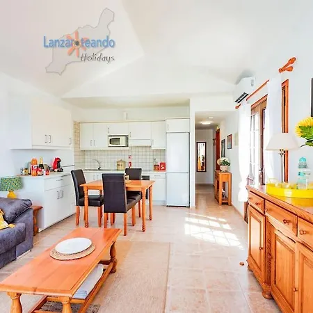 Апартаменты Casita El Faro En Playa Bastian Aircon In The Bedrooms Vv