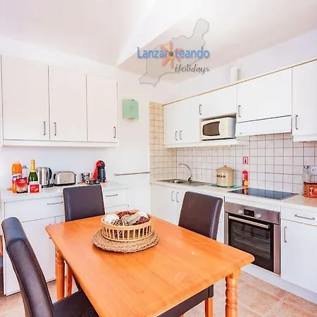 Апартаменты Casita El Faro En Playa Bastian Aircon In The Bedrooms Vv Коста-Тегисе