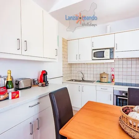 Апартаменты Casita El Faro En Playa Bastian Aircon In The Bedrooms Vv Коста-Тегисе