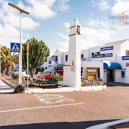 Апартаменты Casita El Faro En Playa Bastian Aircon In The Bedrooms Vv