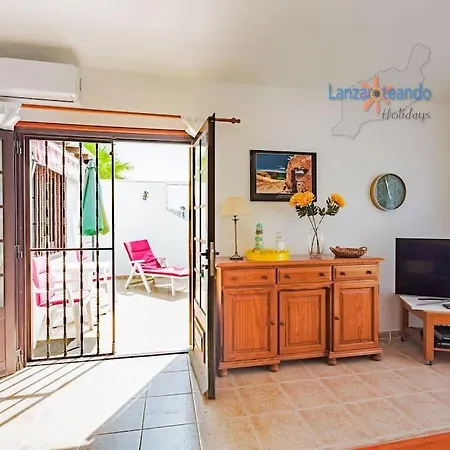 Апартаменты Casita El Faro En Playa Bastian Aircon In The Bedrooms Vv