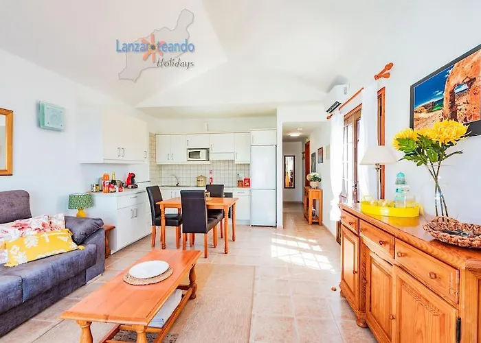 Διαμέρισμα Casita El Faro En Playa Bastian Aircon In The Bedrooms Vv