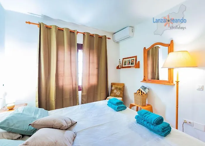 Διαμέρισμα Casita El Faro En Playa Bastian Aircon In The Bedrooms Vv